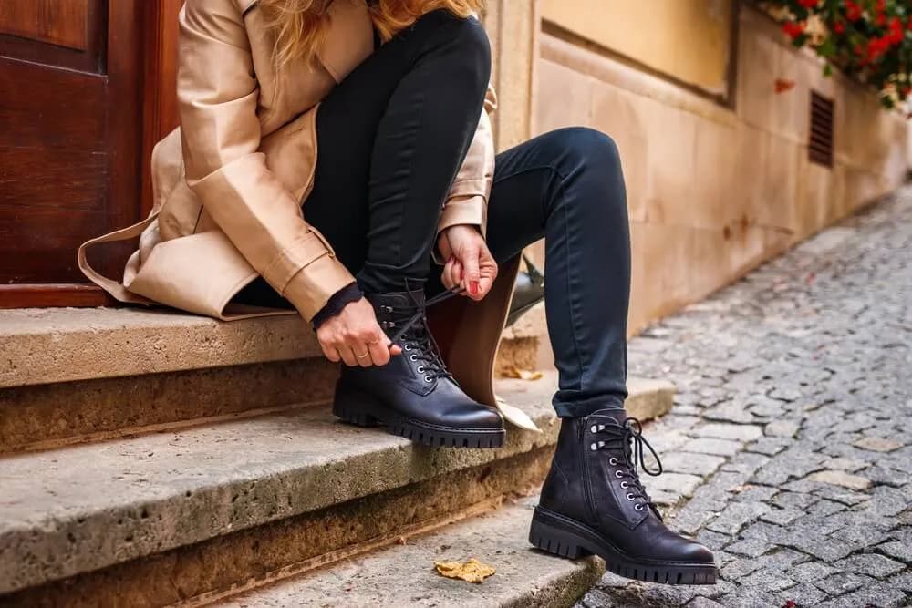 Najlepsze buty na jesień: trendy, wygoda i ochrona przed deszczem