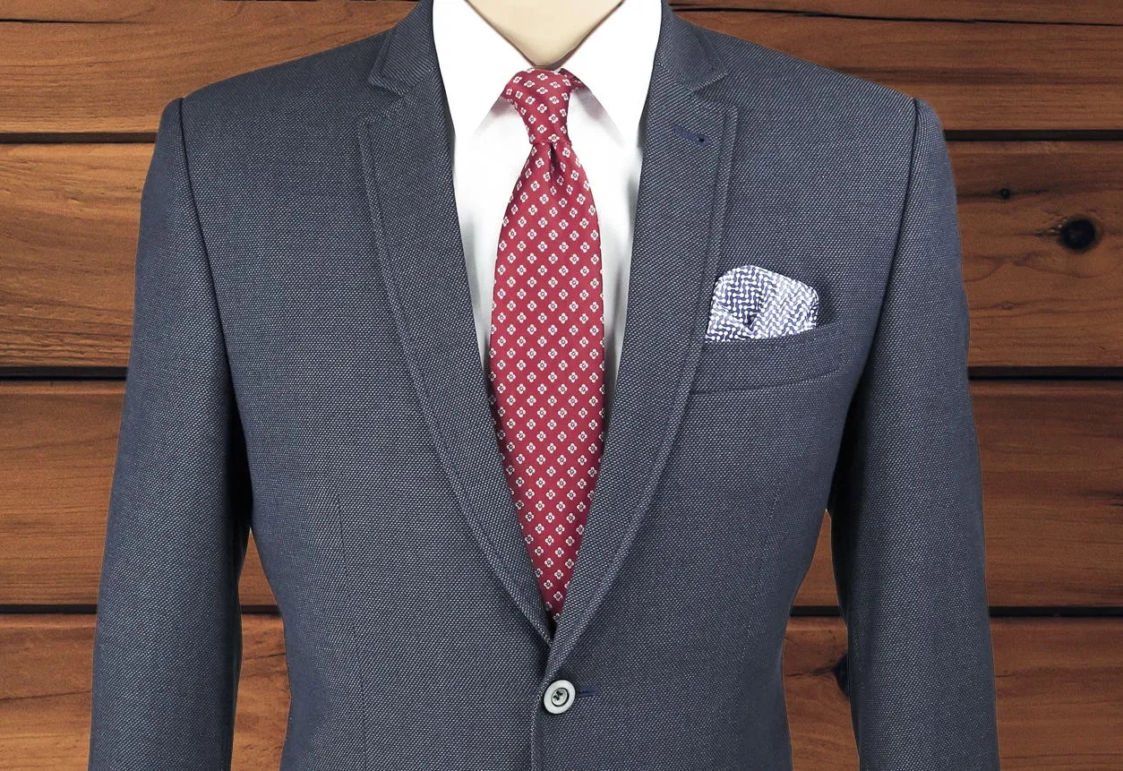 Jak wybrać idealny krawat na pogrzeb? Kolory, wzory i błędy, których unikać