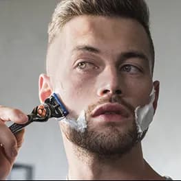 Kilkudniowy zarost: ile mm rośnie i jak go pielęgnować, by wyglądał idealnie